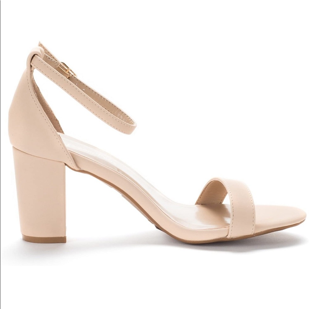 Low heel nude pump sandals